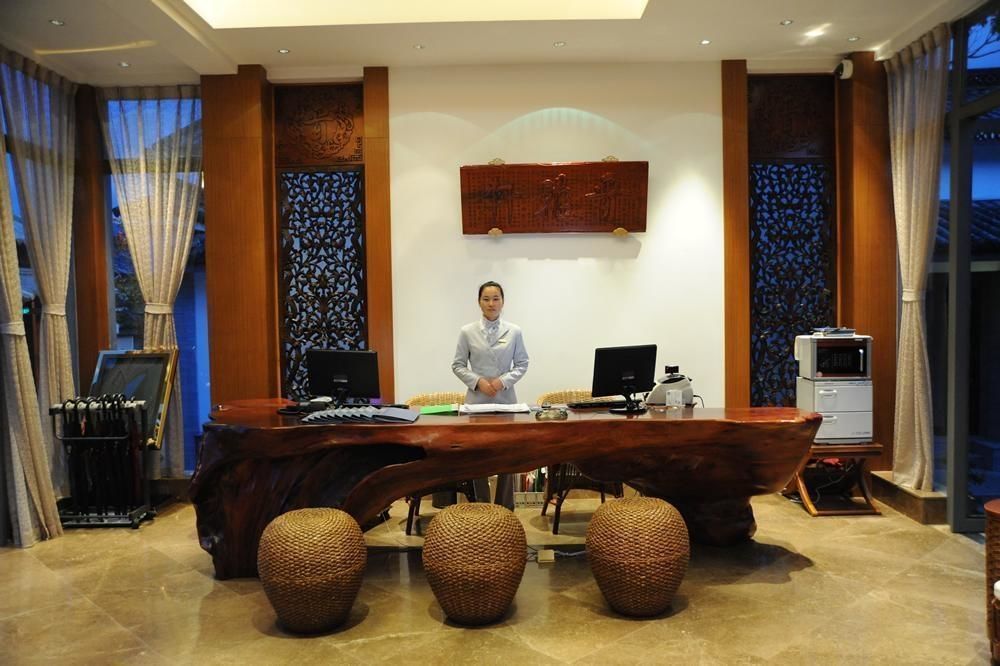 Jinyaxuan Executive Hotel 腾冲 外观 照片